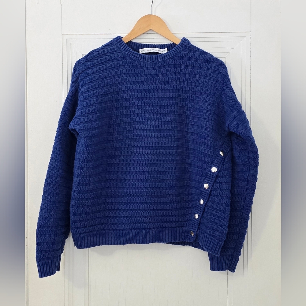 & Other Stories 100% Cotton Blue Sweater Crewneck Size M, Euc, Silver Buttons